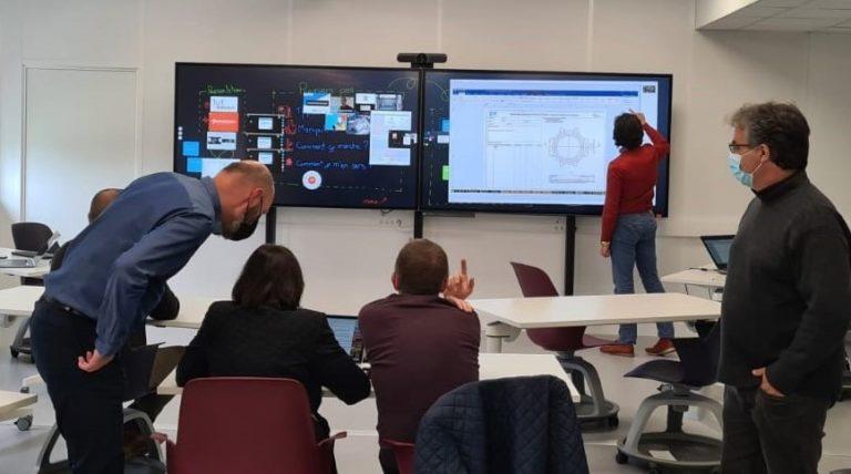 Salles de cours connectées à l’IUT de Bordeaux, entre Agen et Gradignan, pour dispenser des cours en comodalité.